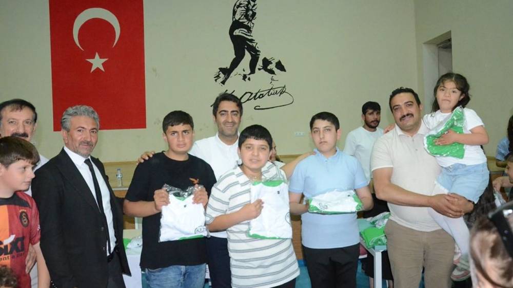 Sarıkamış'ta Gençlere Spor Desteği