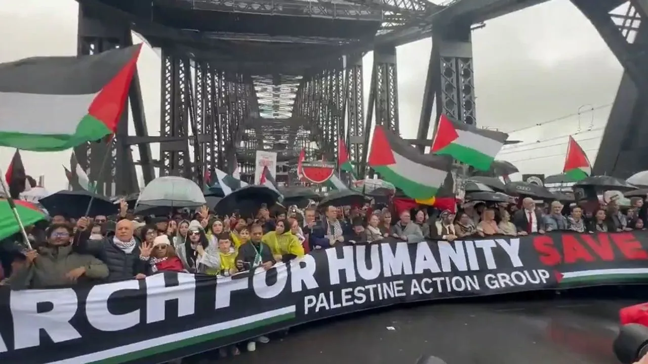 Avustralya'da Yağmura Rağmen İsrail Protestosu