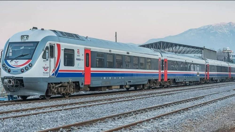 Demiryolunda yoğun sefer trafiği