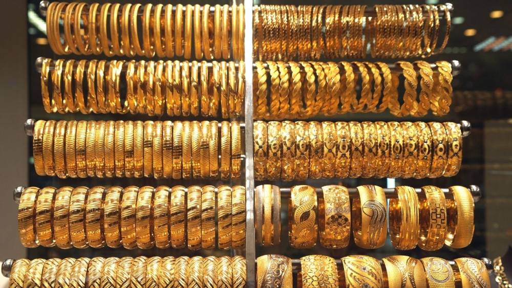 Altın piyasası yeni haftaya dalgalı başladı