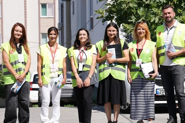 Denizli'nin 'Sarı Melekleri' Yardımda Hız Kesmiyor