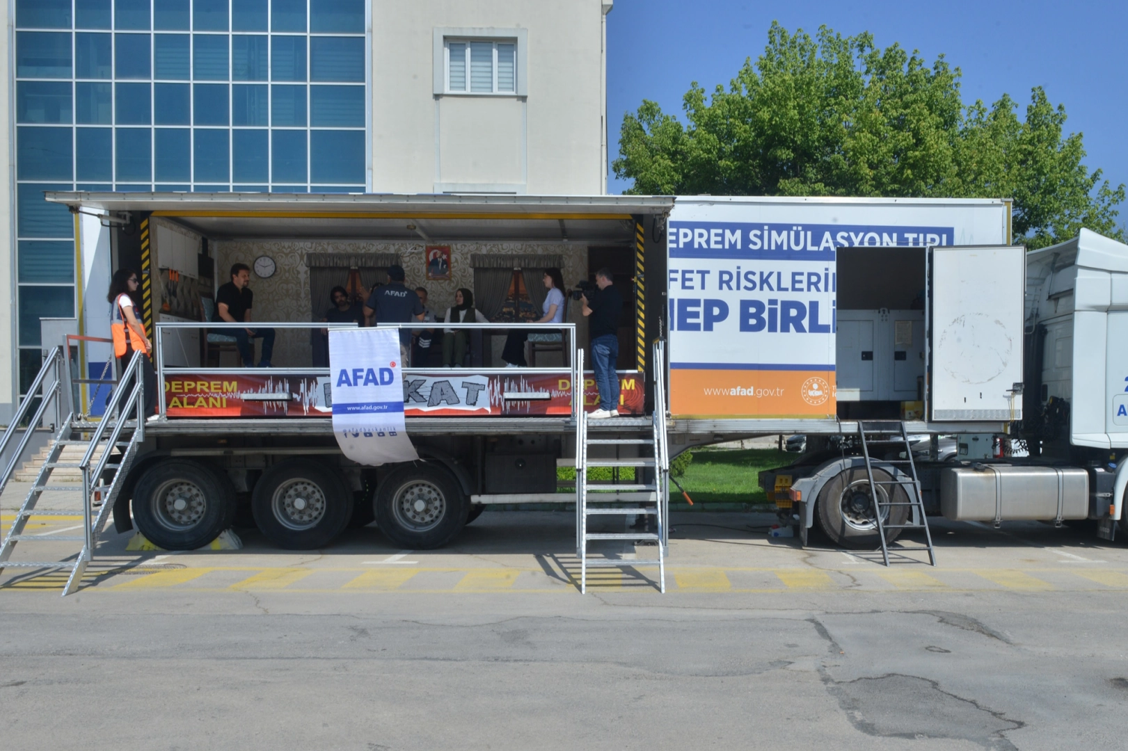 Buski Çalışanları Deprem Eğitiminde