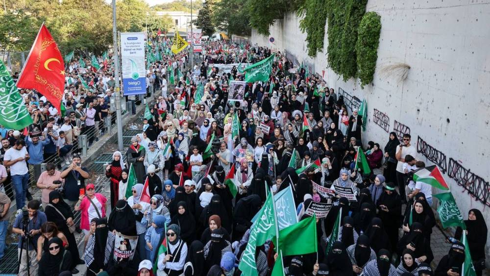 İstanbul'da İsrail Protestosuna Yoğun Katılım