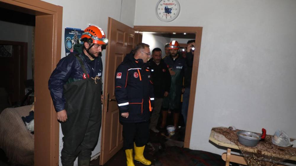 Vali Polat'tan Sel Ziyareti ve Değerlendirme