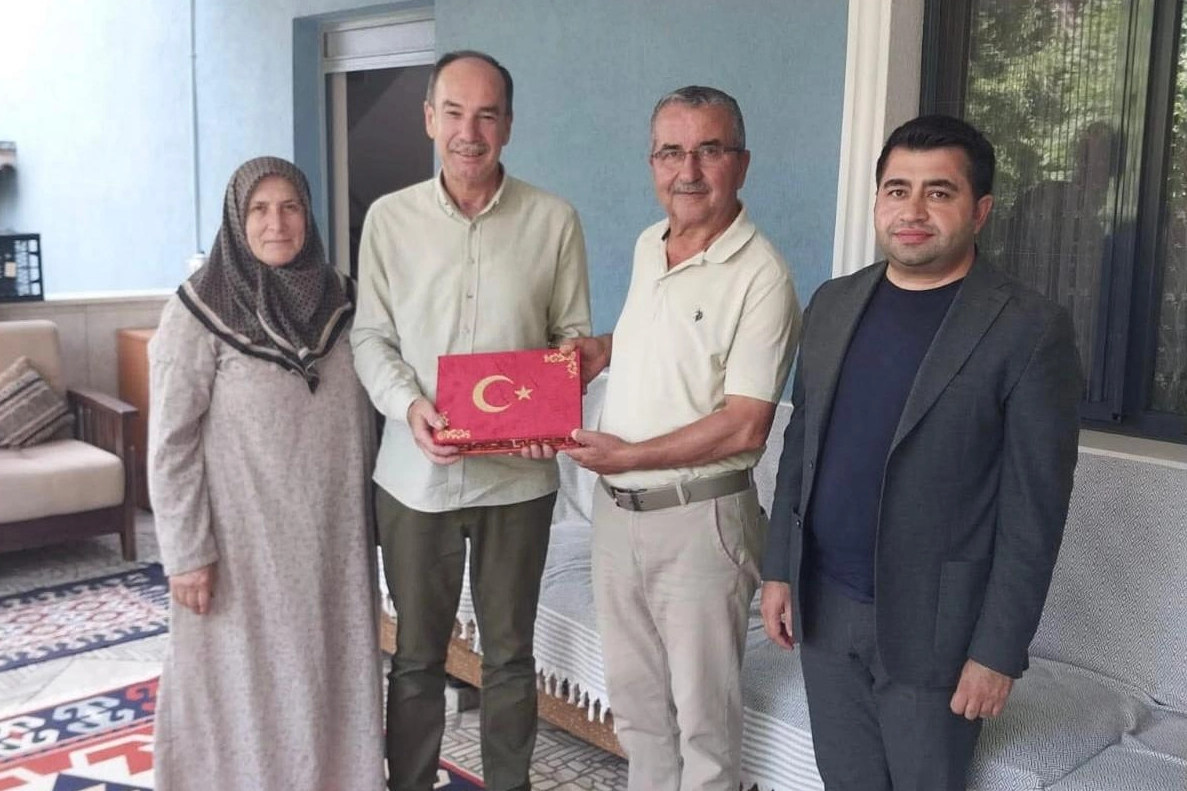 İzmit Belediyesi'nden Muhtarlara Manevi Destek Ziyareti