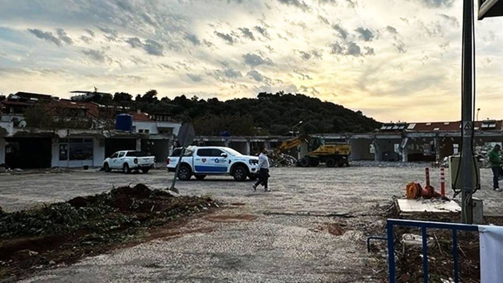 Eski Kaş otogarı yıkıldı! Yerine yeni proje geliyor