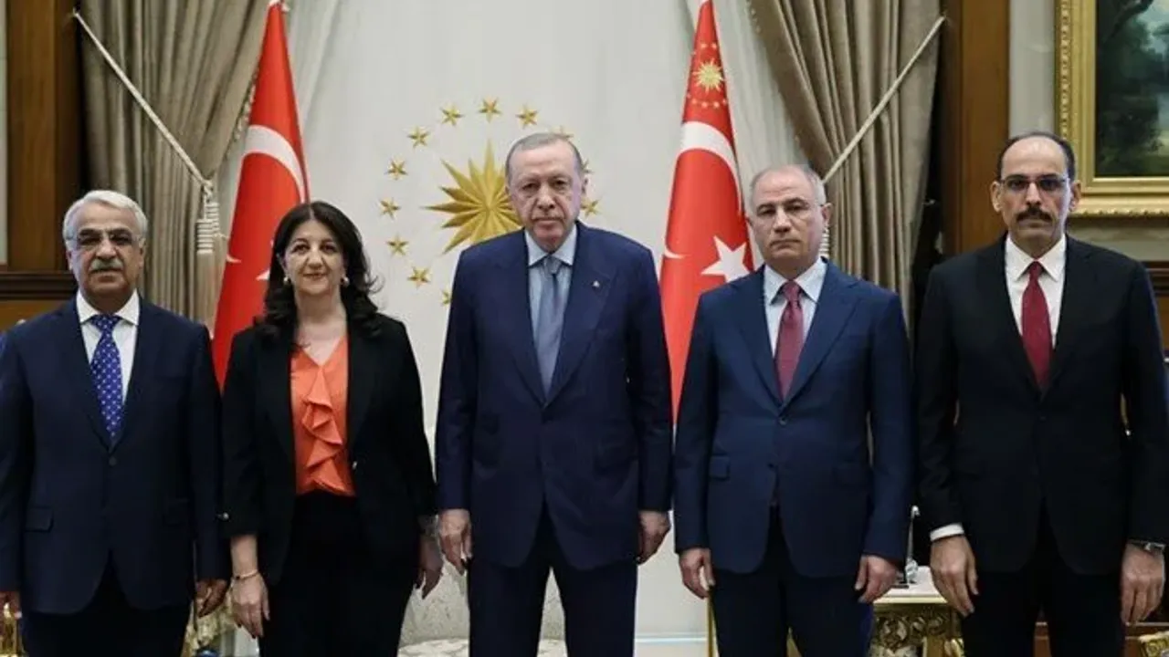 Cumhurbaşkanlığı Sarayı'nda Terörle Mücadele Görüşmesi Gerçekleştirildi