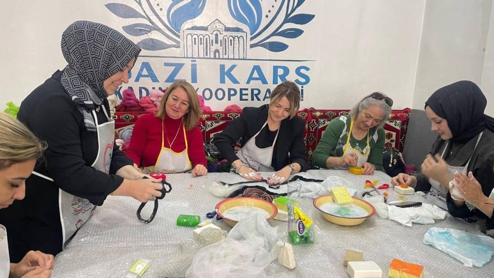Gazi Kars Kadın Kooperatifi Keçe Projesi'ne önemli bir adım attı