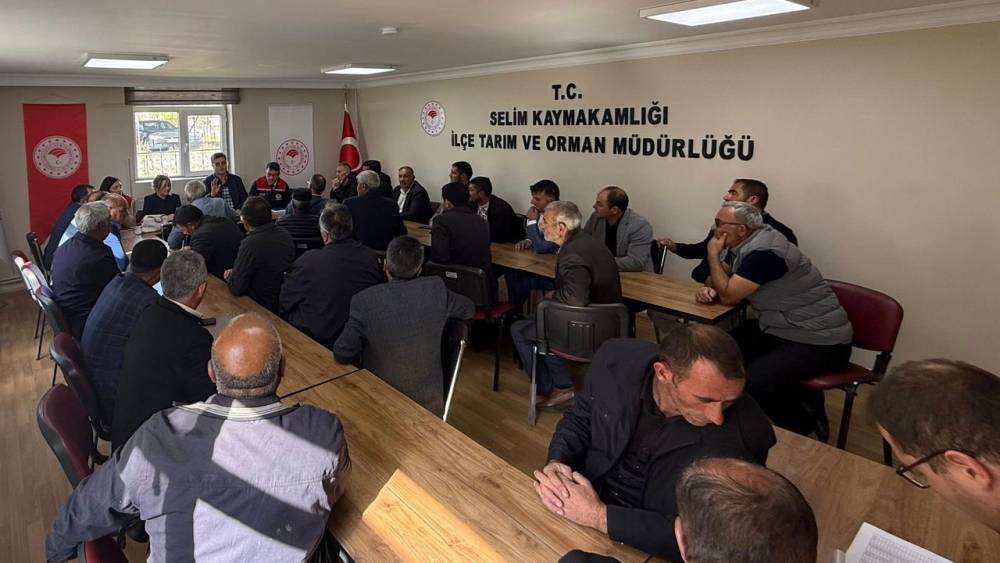 Selim’de muhtarlara yönelik 'Genel Tarım Sayımı Bilgilendirme' toplantısı düzenlendi