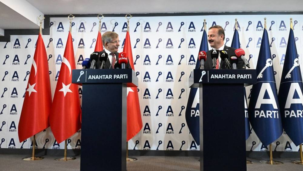 AĞIRALİOĞLU'NDAN BAHÇELİ'YE SERT TEPKİ: “TÜRKEŞ’İN KABRİNDE ÖCALAN’A ‘KURUCU ÖNDER’ DEMEK PLANLI BİR HAMLEDİR”
