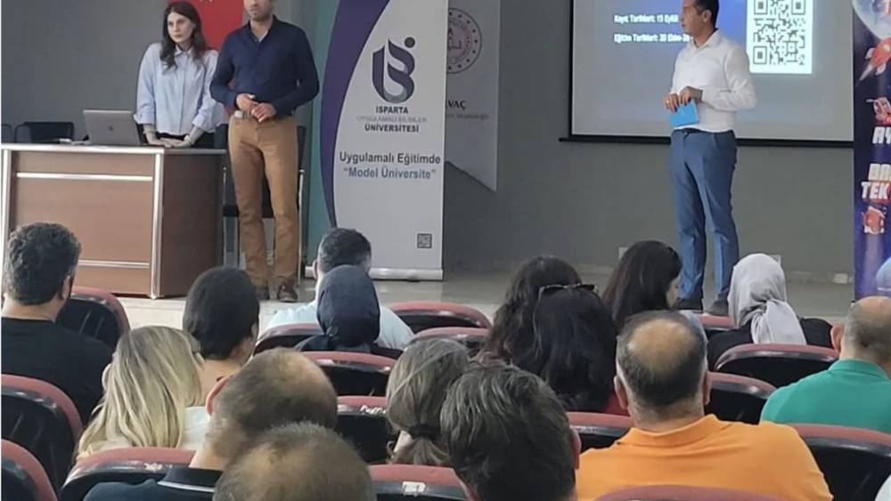 Isparta'da Öğretmenlere TEKNOFEST Semineri Başladı