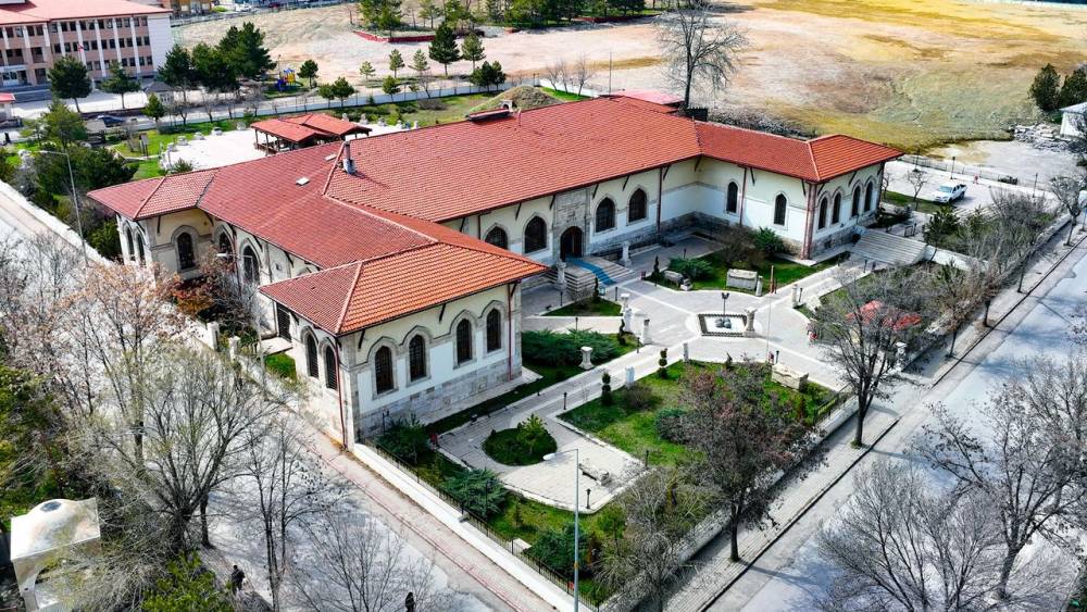 Hititlerden Günümüze İzler Taşıyan Stel Sivas'ta
