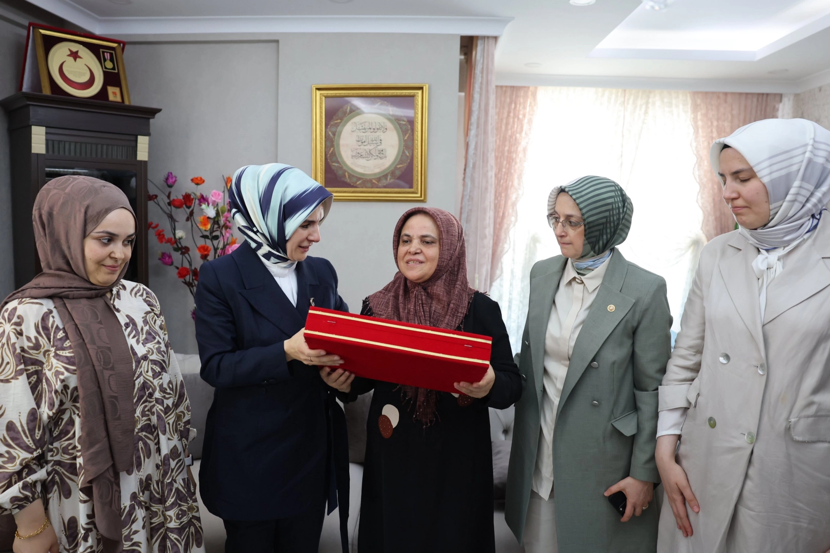 Bakan Göktaş'tan 15 Temmuz Şehidinin Ailesine Ziyaret