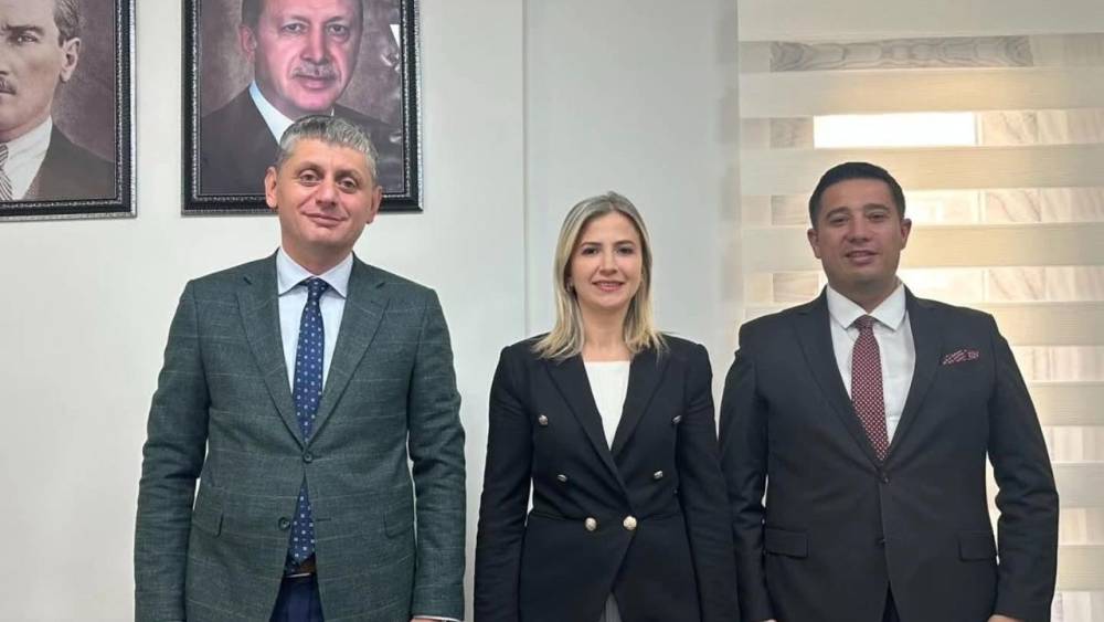 Kars Kültür ve Turizm Müdürü Yığcı ile Gençlik ve Spor İl Müdürü Başköylü'den Türk Kızılay’ına ziyaret