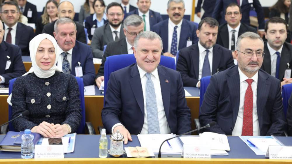 Bak'tan Kırmızı Kart'a 