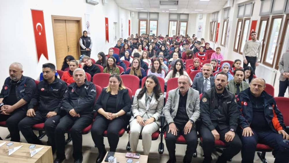 ŞMYO Öğrencilerine Afet Eğitim Hazırlık Konferansı verildi