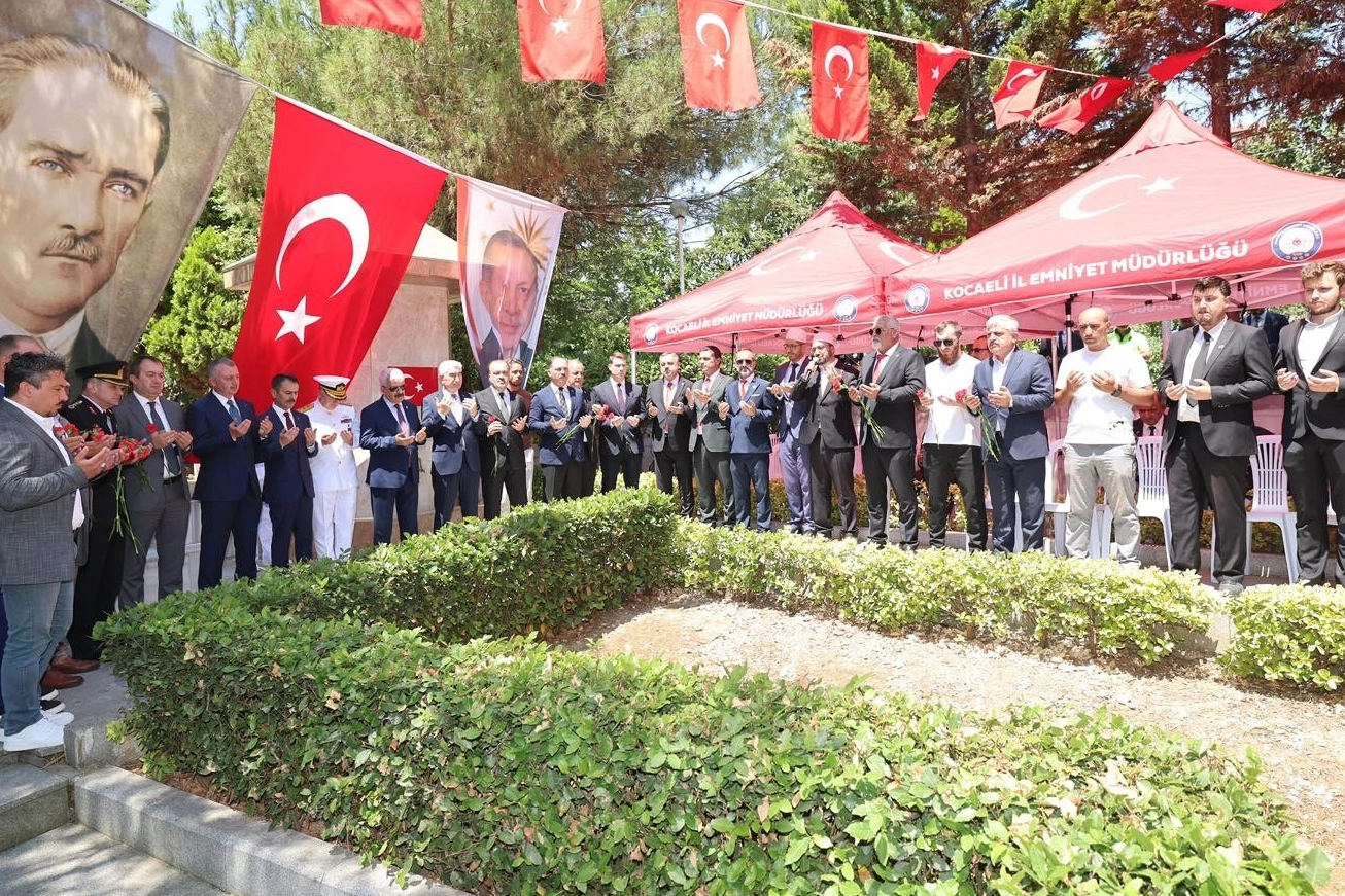 15 Temmuz Şehitleri Unutulmadı: İzmit'te Anma Töreni Düzenlendi