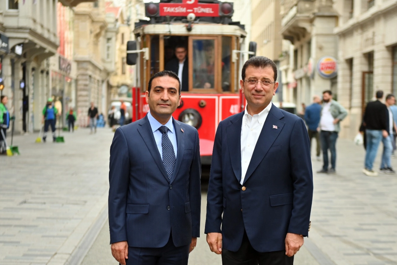 Beyoğlu'nda Gözaltı Dalgası: 41 Kişi Alıkonuldu