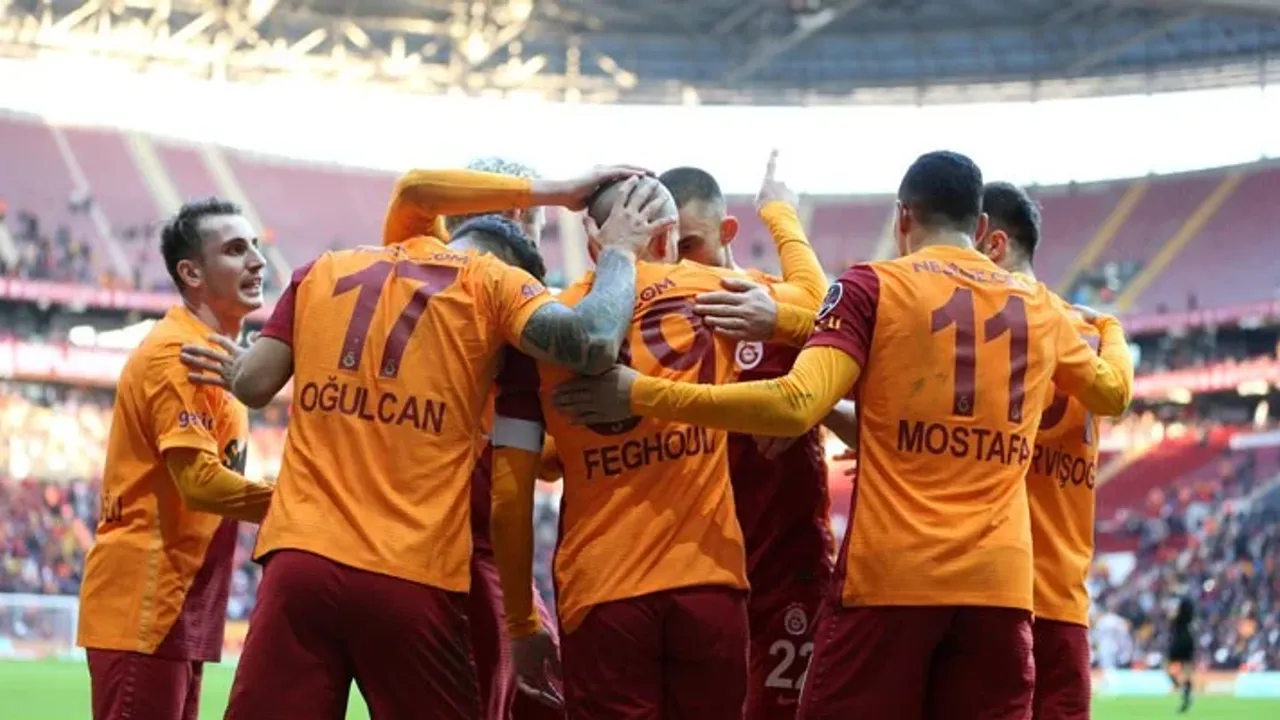 Galatasaray Evinde Karagümrük'ü Ağırlıyor