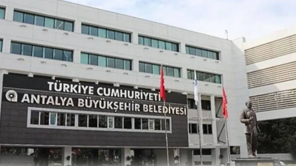 Antalya'da Rüşvet Operasyonu: 8 Tutuklama