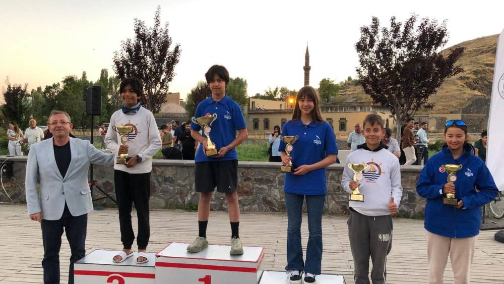 Çıldır Gölü'nde Yelken Heyecanı