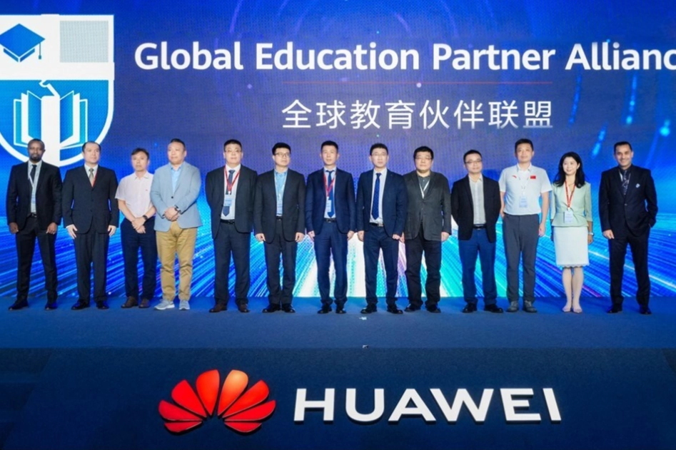 Huawei Eğitim ve Sağlıkta İşbirliği Etkinliğini Başlattı