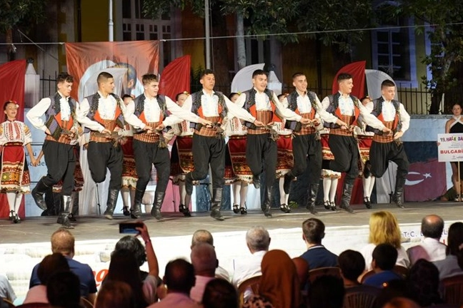 Denizli'de Halk Dansları Coşkusu Başladı