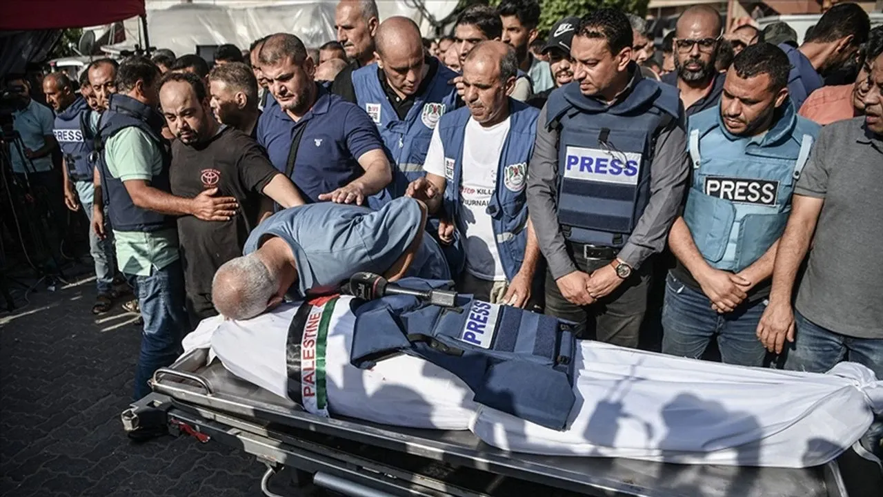 Gazeteci İslam Ali el-Kumi İsrail Saldırısında Can Verdi