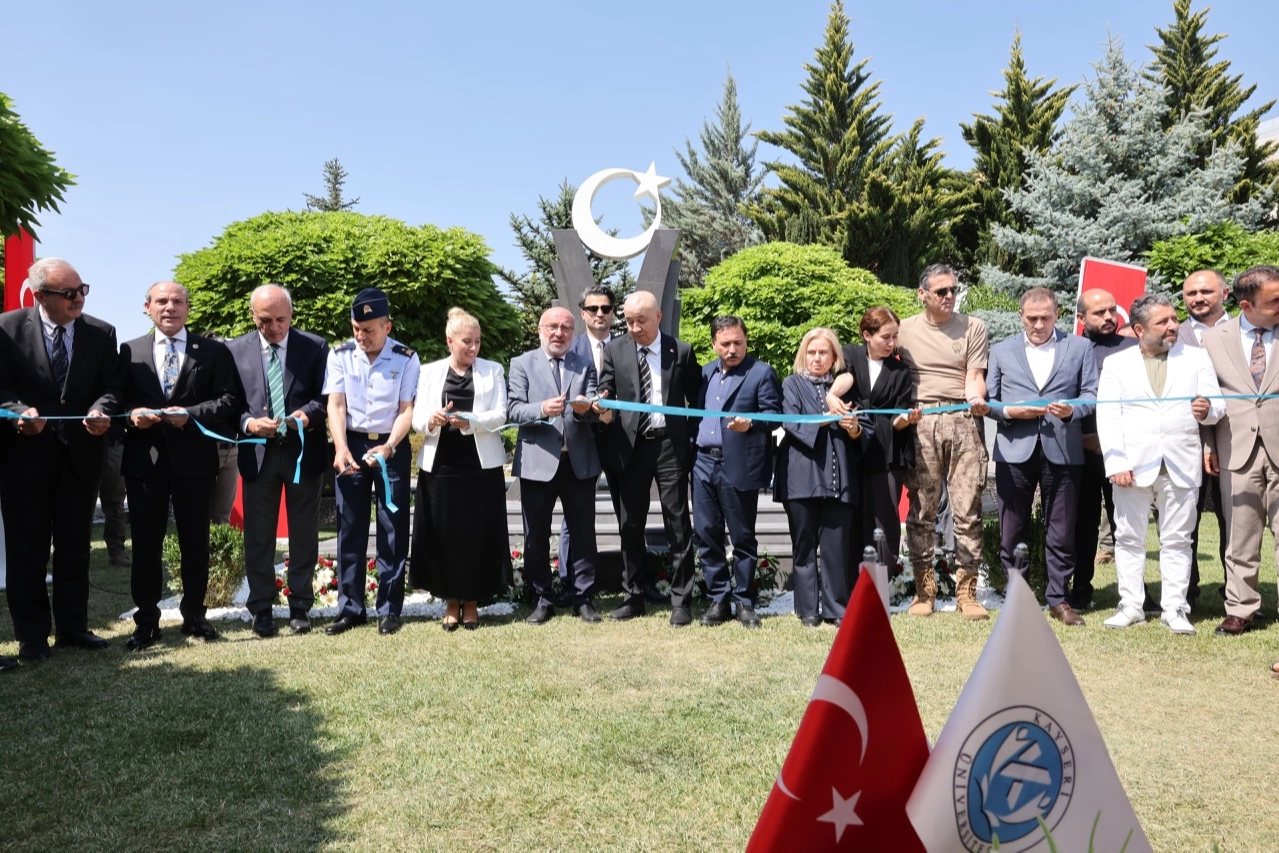 Kayseri'de Şehitler Anıtı Açıldı