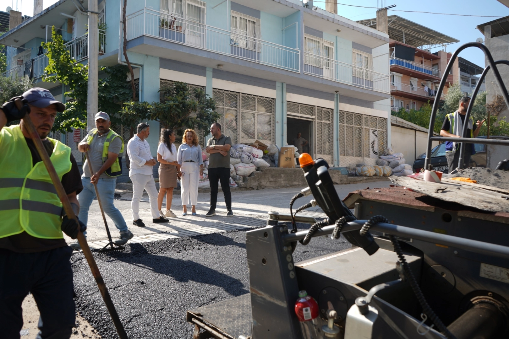 Bornova'da Yollar Yeniden Hayat Buluyor