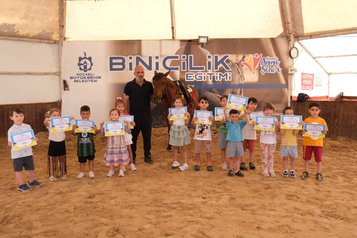 Çocuklara Binicilik ve At Sevgisi Eğitimi