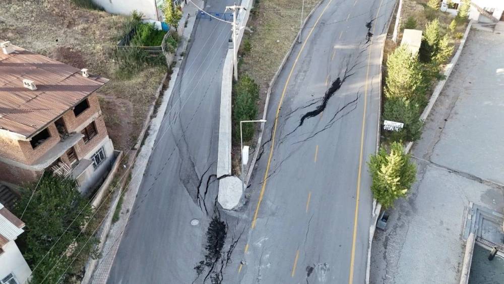 Erzurum İspir'de Heyelan Alarmı