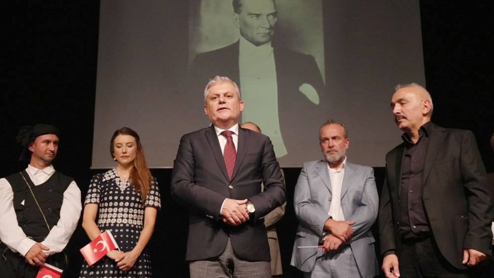 Giresun'da anlamlı tiyatro oyununa büyük ilgi