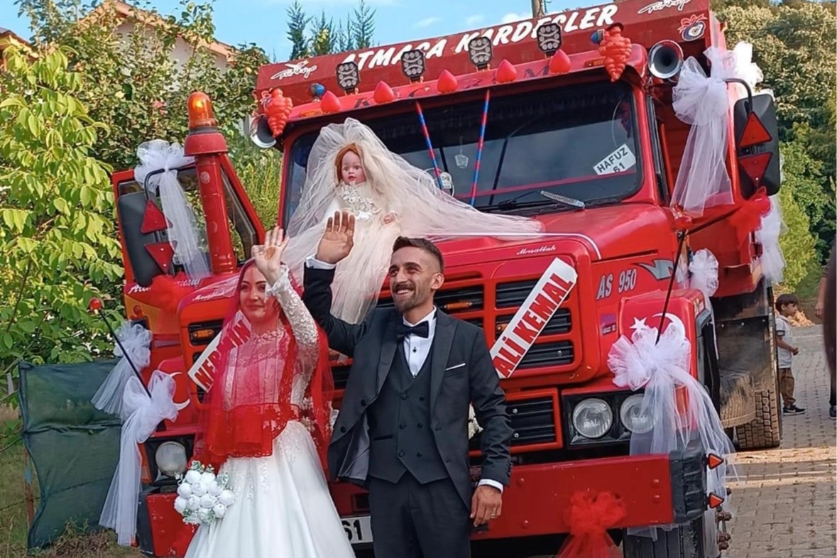Düzce'de Kamyon Gelin Arabasına Dönüştü!