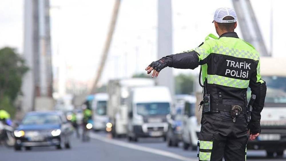 Trafikte 'makas atan' sürücülere 60 gün men cezası!