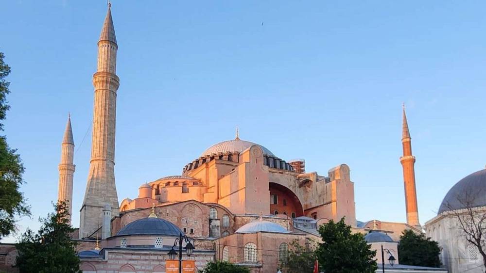 Ayasofya'nın Tarihi Dönüşümü