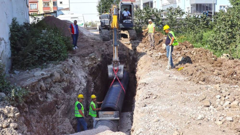Esenli'de Yağmur Suyu Hattı Güçleniyor