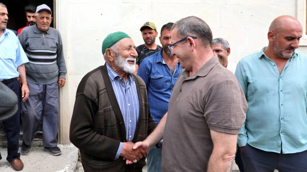 Vali Polat Köylülerin Sorunlarını Dinledi