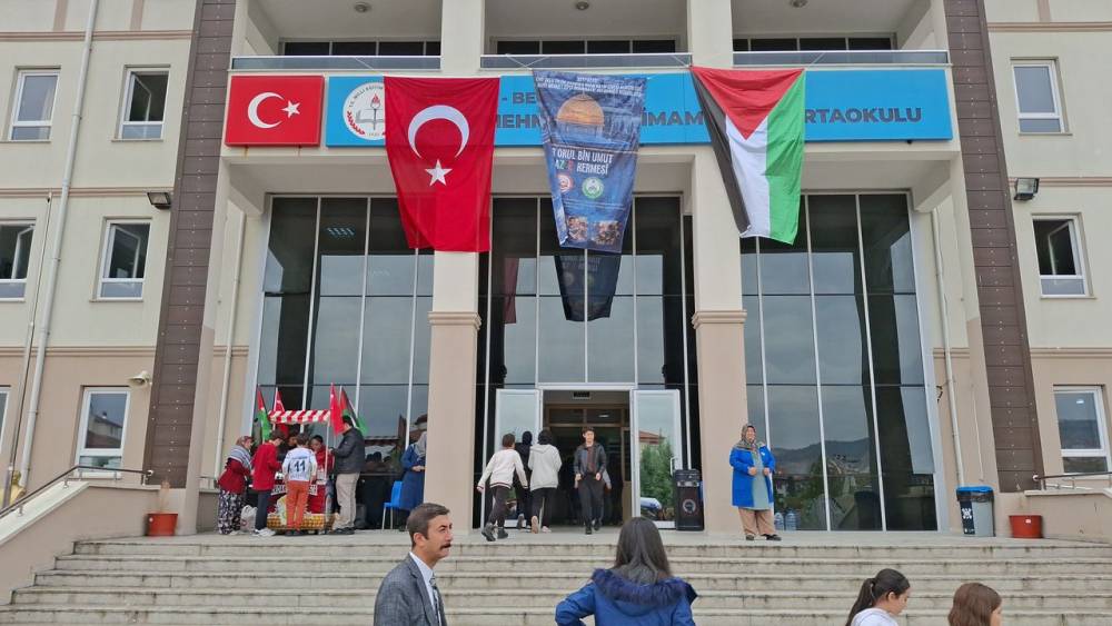 Milli Eğitim Müdürü Adem Uslu, "Okullarımıza teşekkürler"