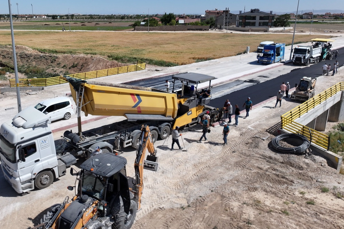 Karatay'da Yol Yenileme Hız Kesmiyor