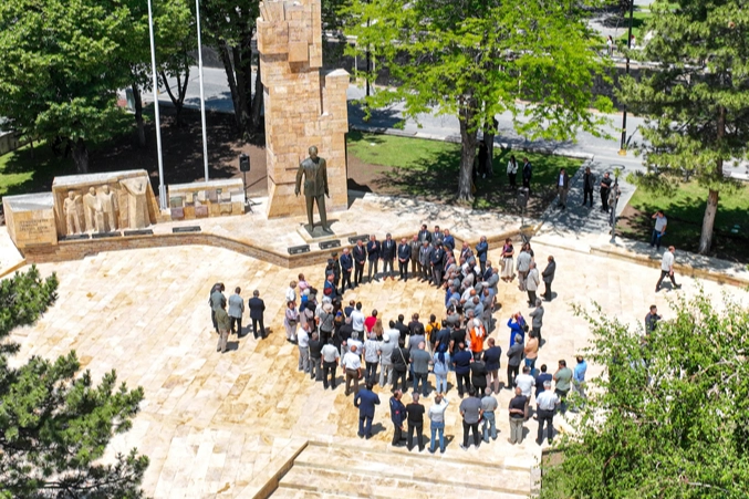 Sivas Cumhuriyet Meydanı Yenilendi ve Tanıtıldı