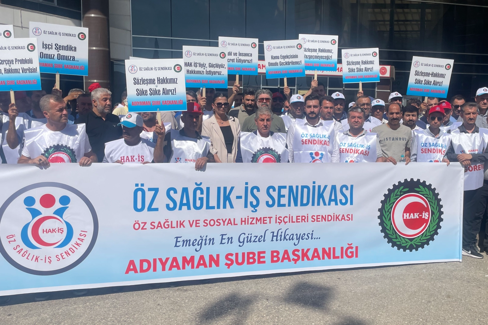  Adıyaman'da Kamu İşçisine Zam Tepkisi 