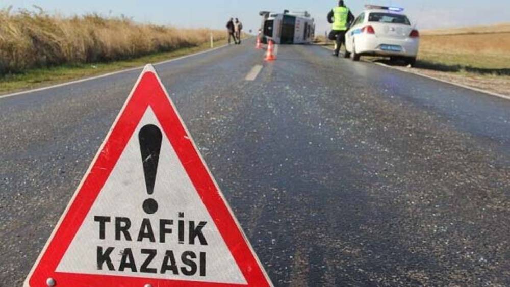 Kars'ta kamyon ile otomobil çarpıştı: Otomobil sürücüsü hayatını kaybetti