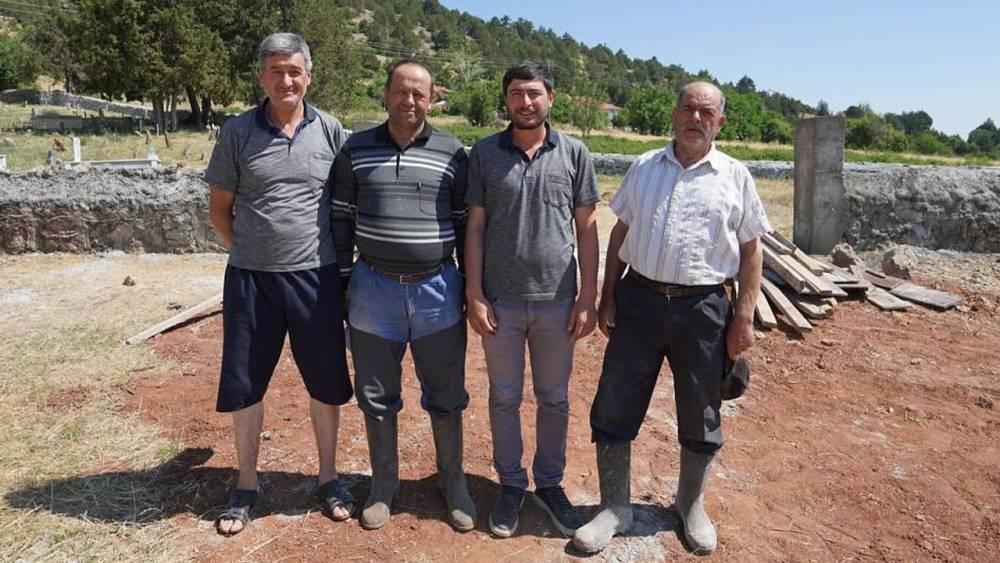 Yenitepe Mezarlık Duvarı İmece Usulü Yenilendi