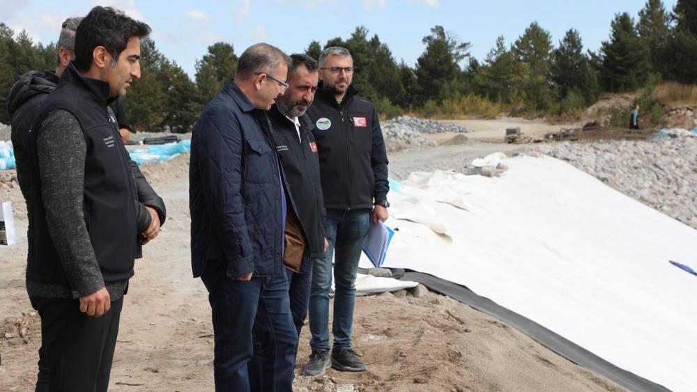 Kars Valisi Polat, Sarıkamış Kayak Merkezi’nde Suni Karlama Projesi çalışmalarını inceledi