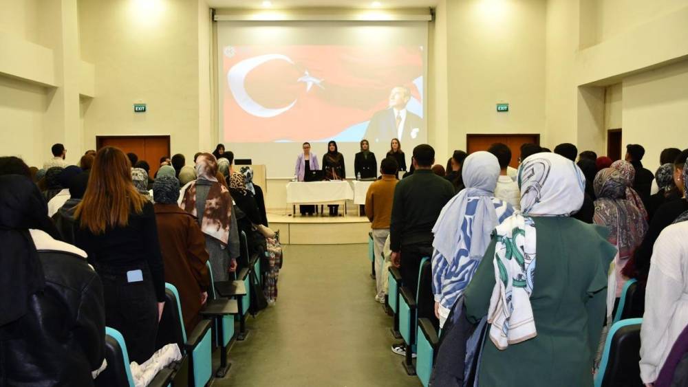 “Tarihsel ve Kültürel Yönüyle Kadına Yönelik Şiddet” paneli gerçekleştirildi