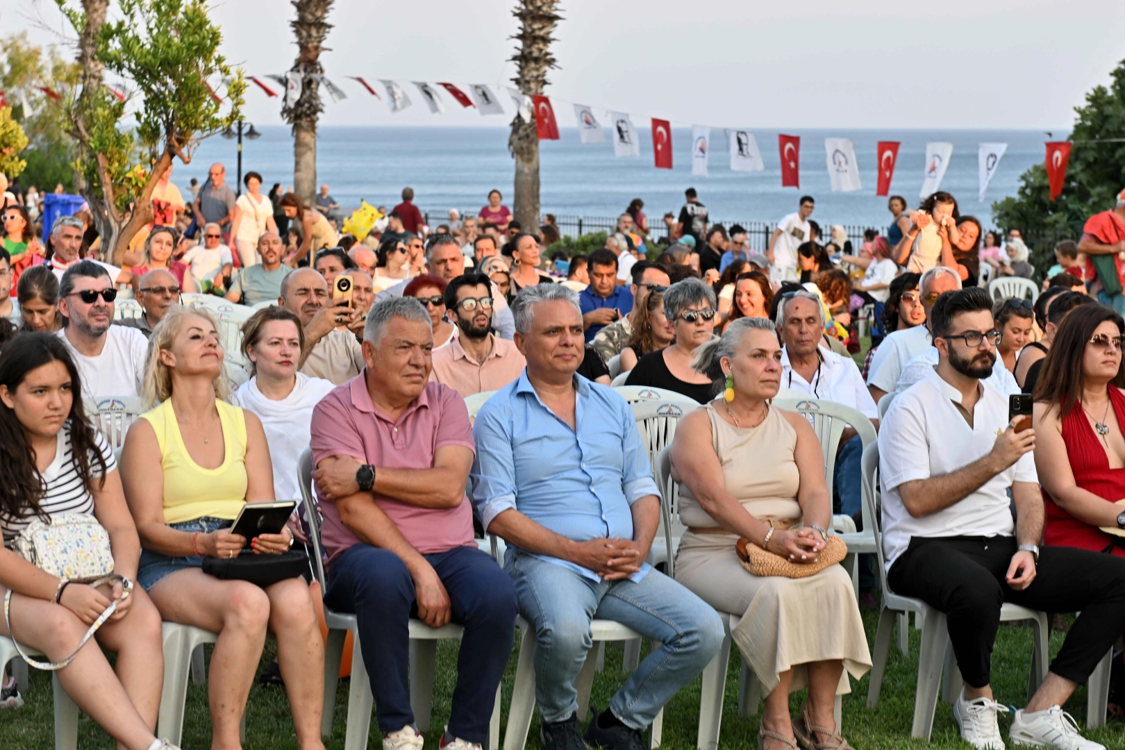 Muratpaşa'nın Dayanışma Gecesi Umut Saçtı