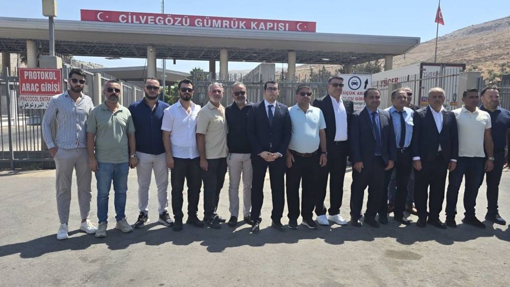 Tarihî Sevkiyat: Türkiye'den Şam'a 14 Yıl Sonra İlk TIR Seferi