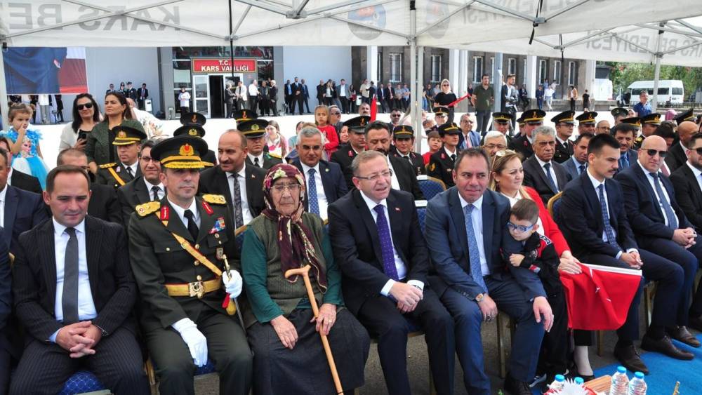 Kars'ta 98 Yaşındaki Hayriye Törenlere Katıldı