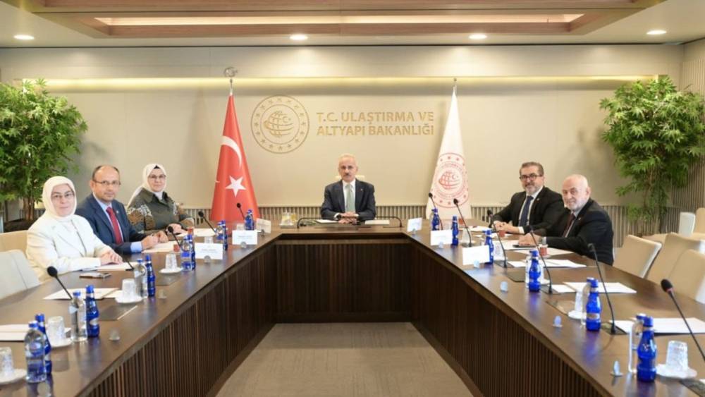 Çocukların Dijital Hakları Sosyal Medya'da Korunacak